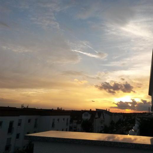 מורפלדן וולדורף Traumwohnung Mit Grosser Dachterasse מראה חיצוני תמונה